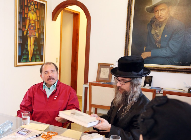 Presidete Daniel se re&uacute;ne con rabino Yechiel Zayde